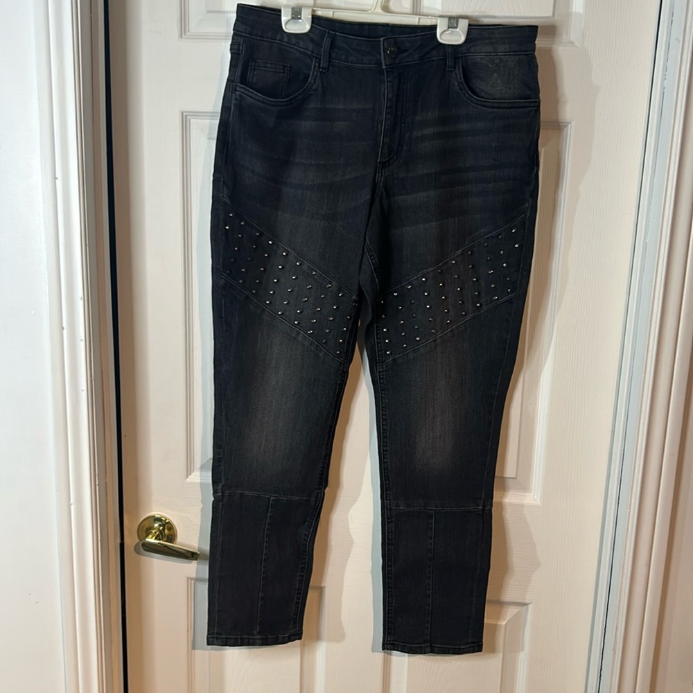 NWOT Ladies Black Venus Jeans with studs on upperr leg size 16